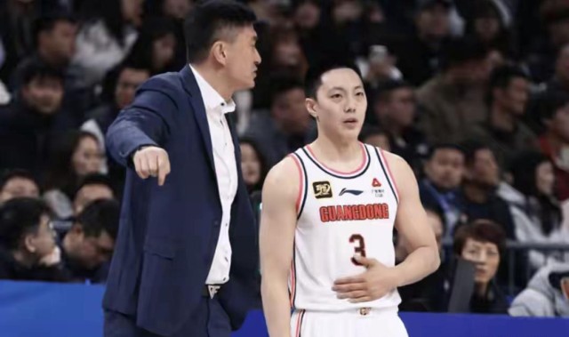 高兴太早，广东队狂胜辽宁30分，却收坏消息，杜锋真能忍