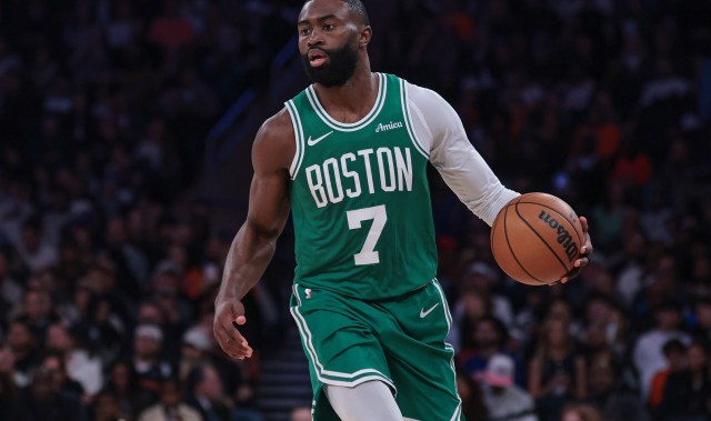 官方网址-25分8板！杰伦·布朗：猛龙是联盟中身体对抗最强的球队之一