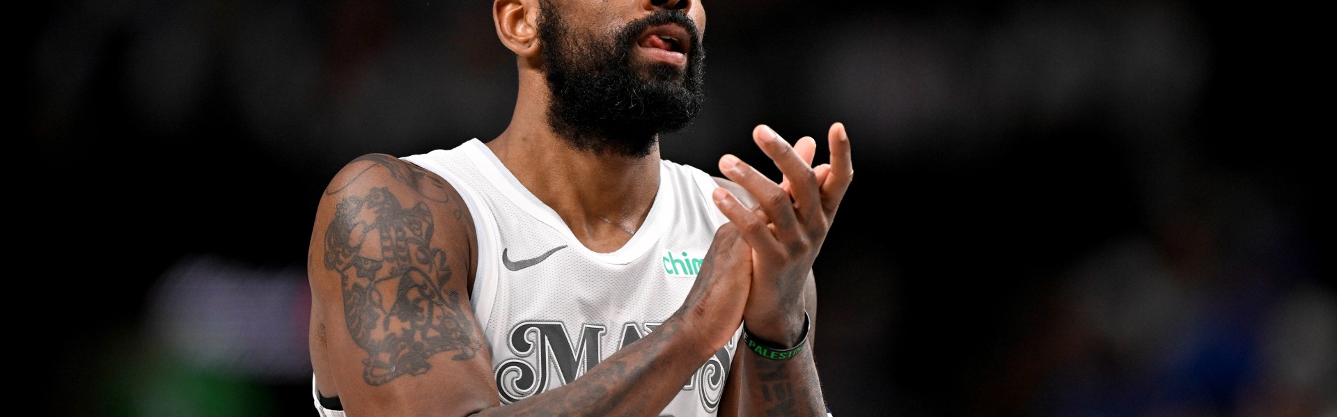 体育娱乐-队记：没有迹象表明欧文会本赛季报销 预计他将在全明星后回归