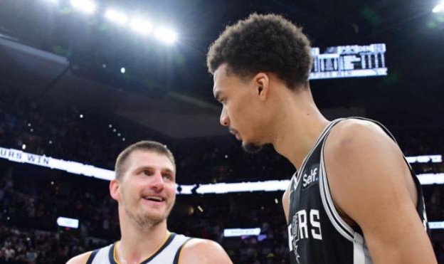 体育娱乐-未来属于他！文班力压约基奇 大爆冷改变西部格局？