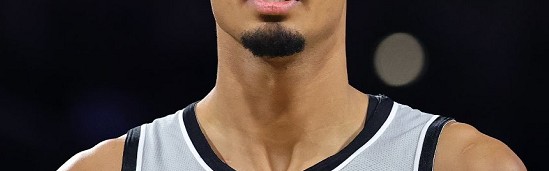 亚历山大34+5+5被批胜之不武，文班亚马历史第二人，雷霆复仇马刺